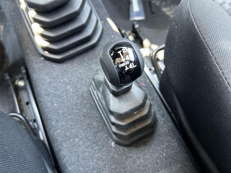 Suzuki Jimny 1.5 5MT 4 POSTI AUTOVETTURA