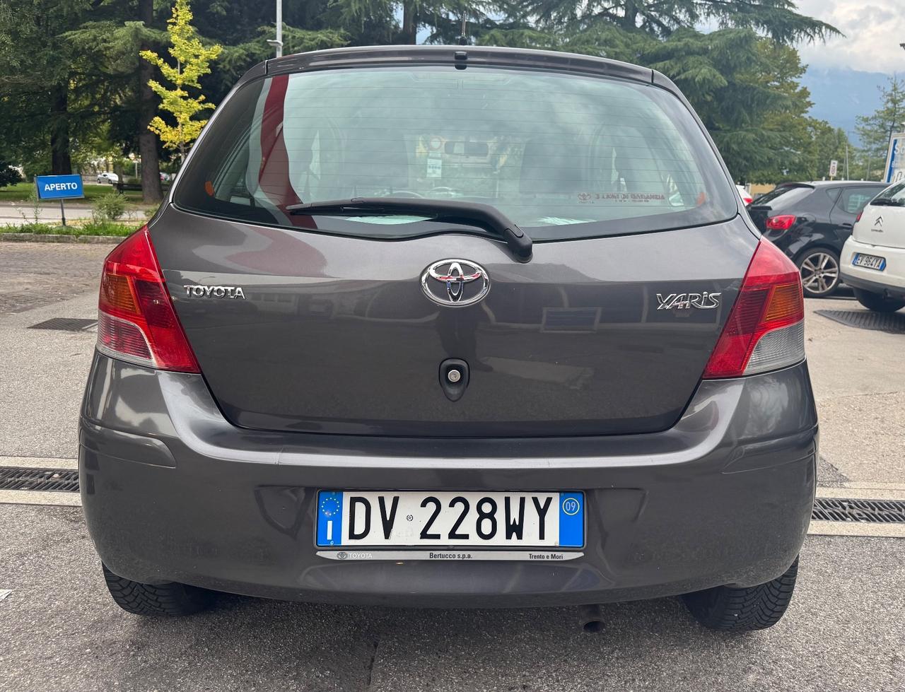 Toyota Yaris 1.0 3 porte Sol