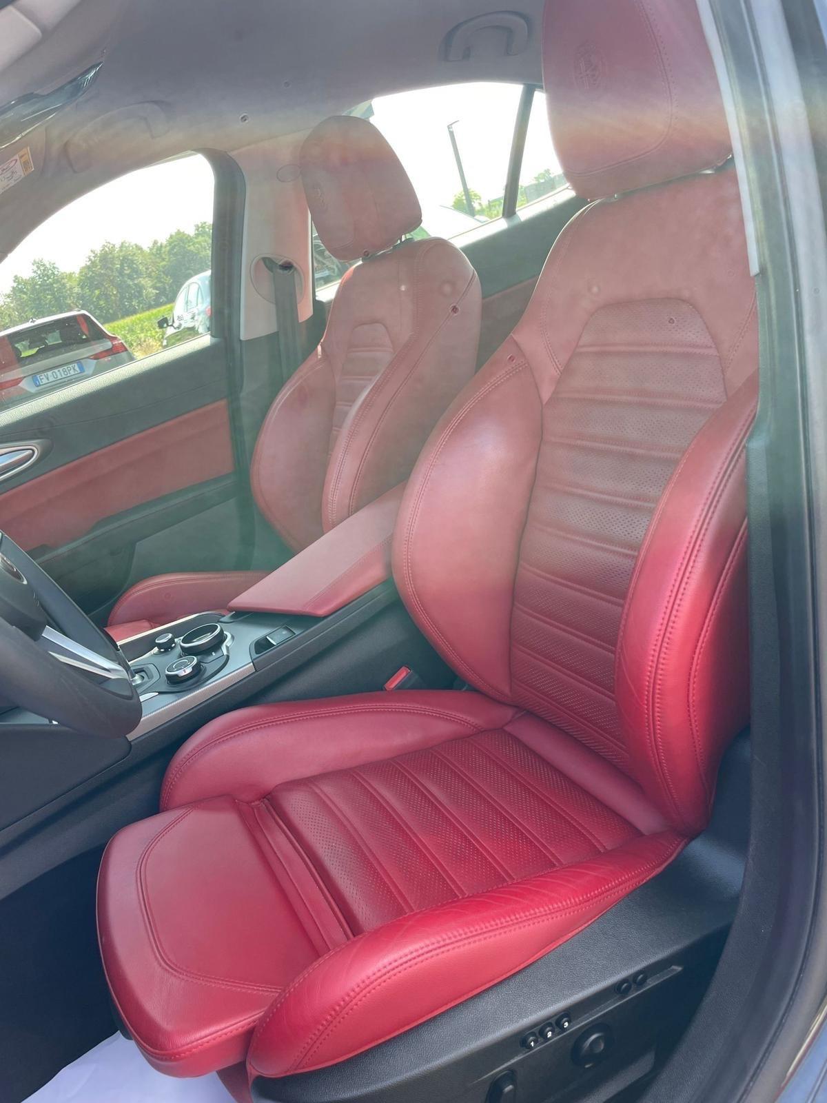 Alfa Romeo Giulia 2.2 Turbodiesel 210 CV AT8 AWD Q4 Veloce Ti
