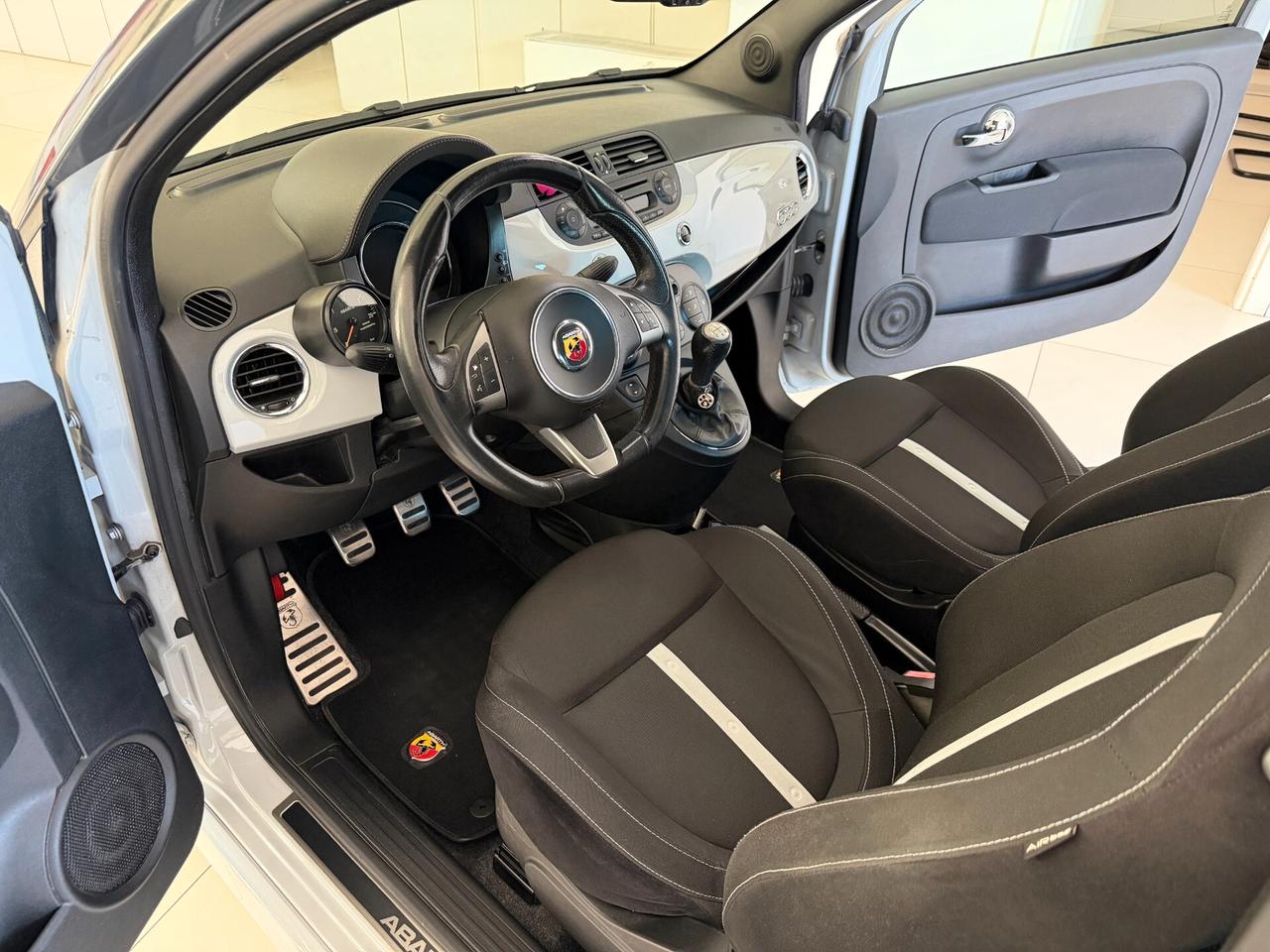Abarth 500 1.4 Turbo T-Jet Custom