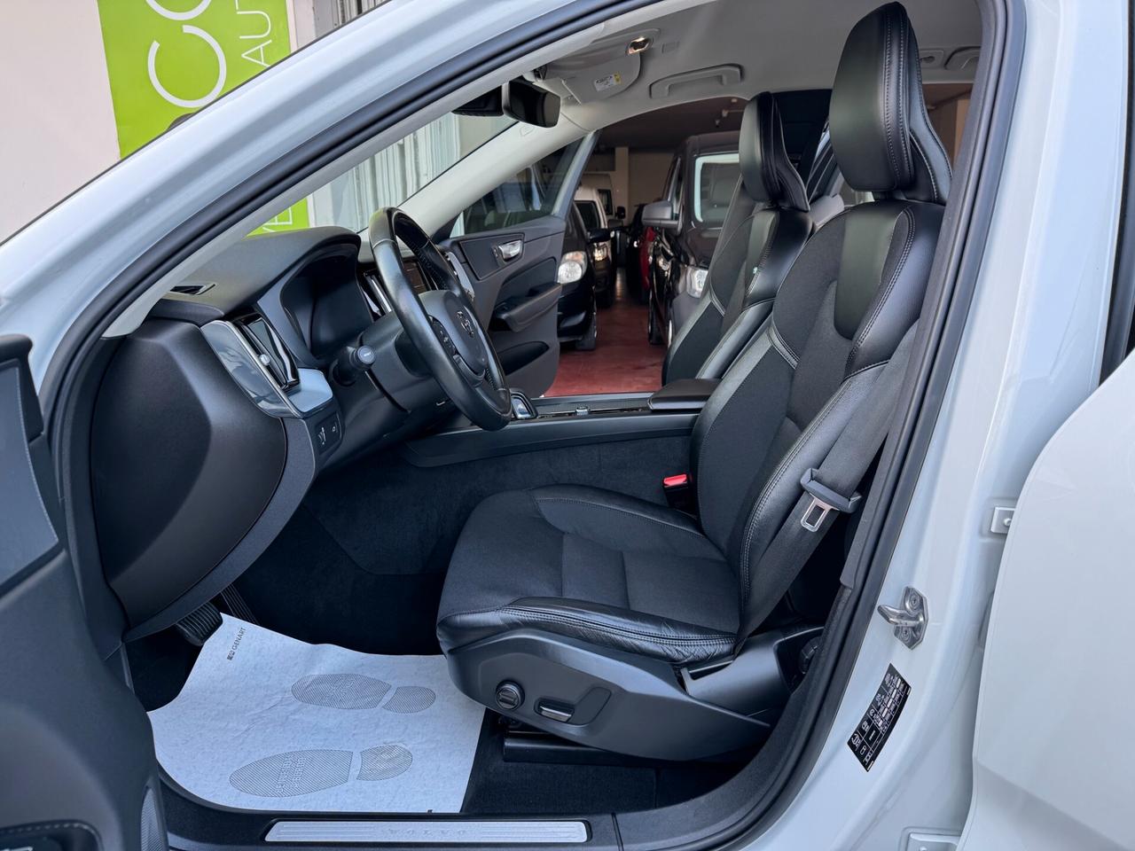 Volvo XC60 2.0 b4 MomentumPro AWD GEARTRONIC PROMO