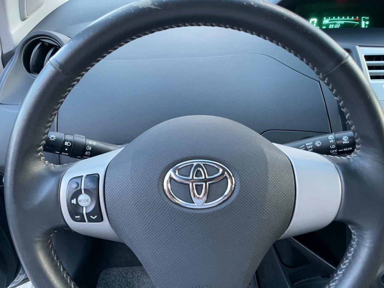 Toyota Yaris 5p 1.0 Sol NEOPATENTATI FULL OPTIONAL