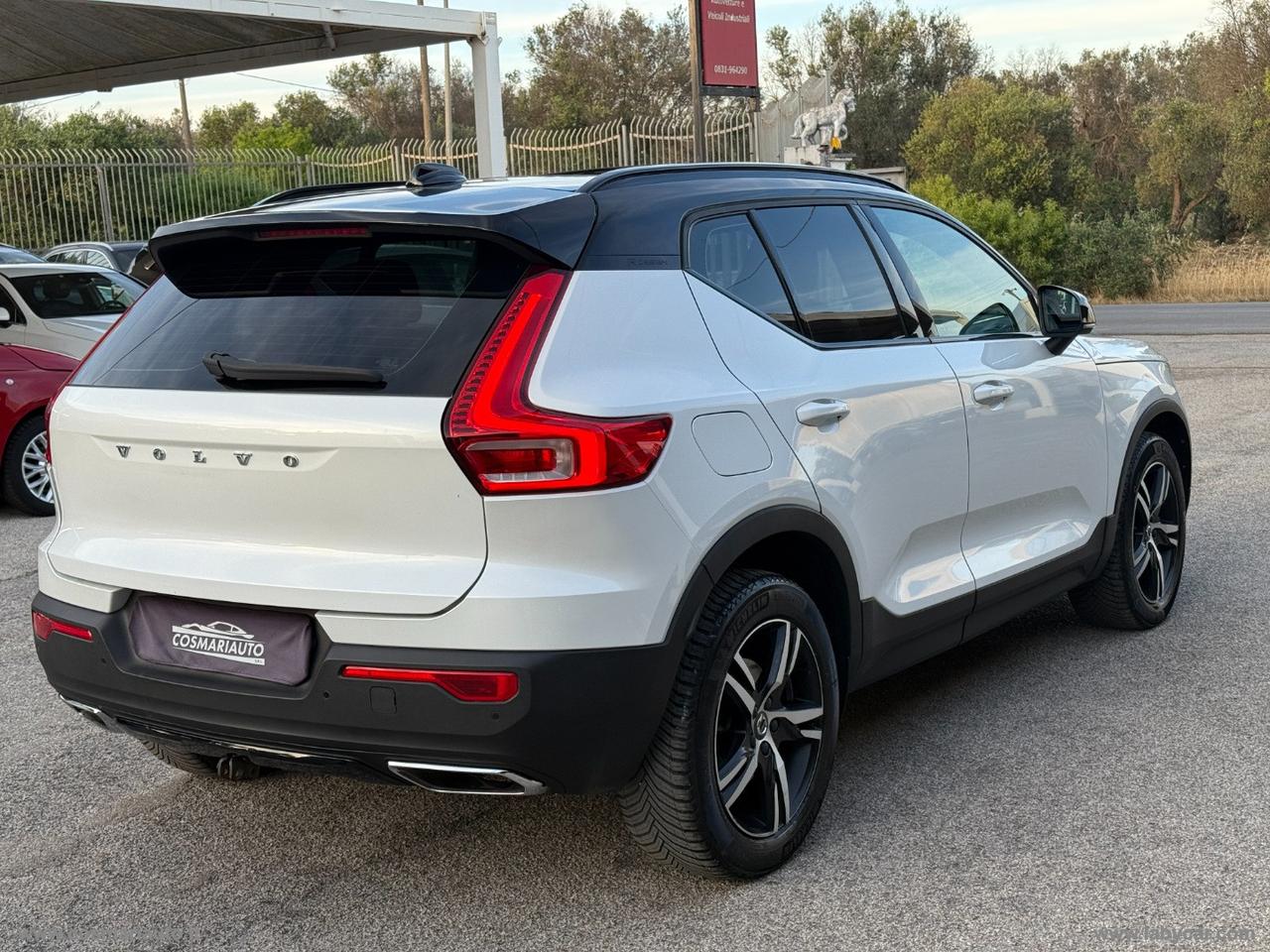 VOLVO XC40 D3 AWD Geartronic R-design N1 TETTO/GANCIO