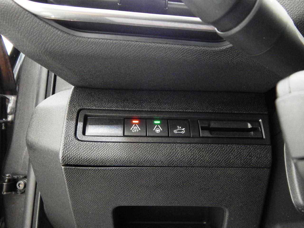 Peugeot 3008 1.5 bluehdi GT Pack EAT8 TETTO-NAVI-PELLE-LED-PARK