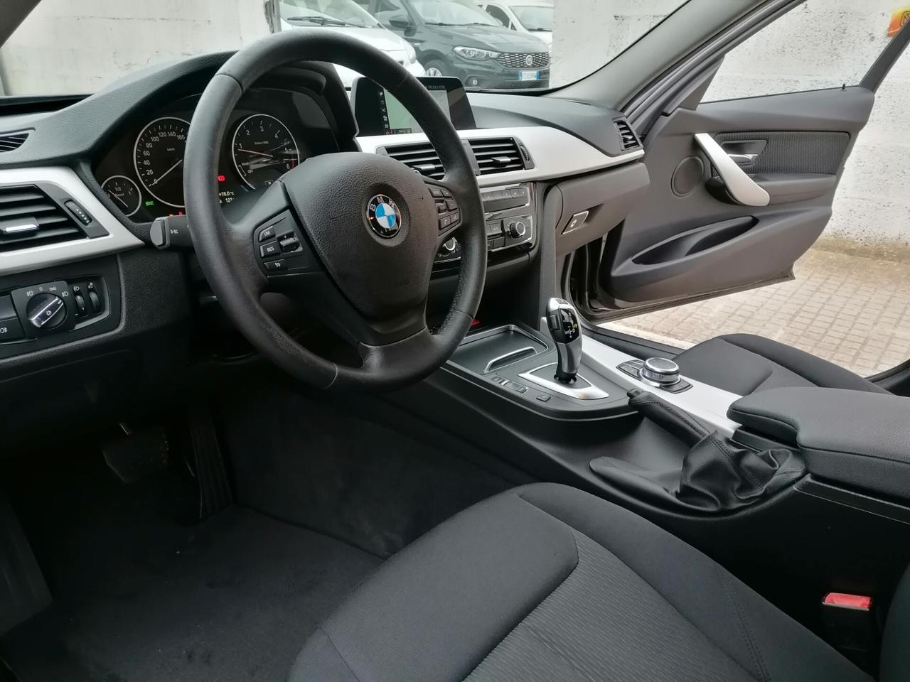 Bmw 318d Touring Automatic *NAVI *LED - 2018