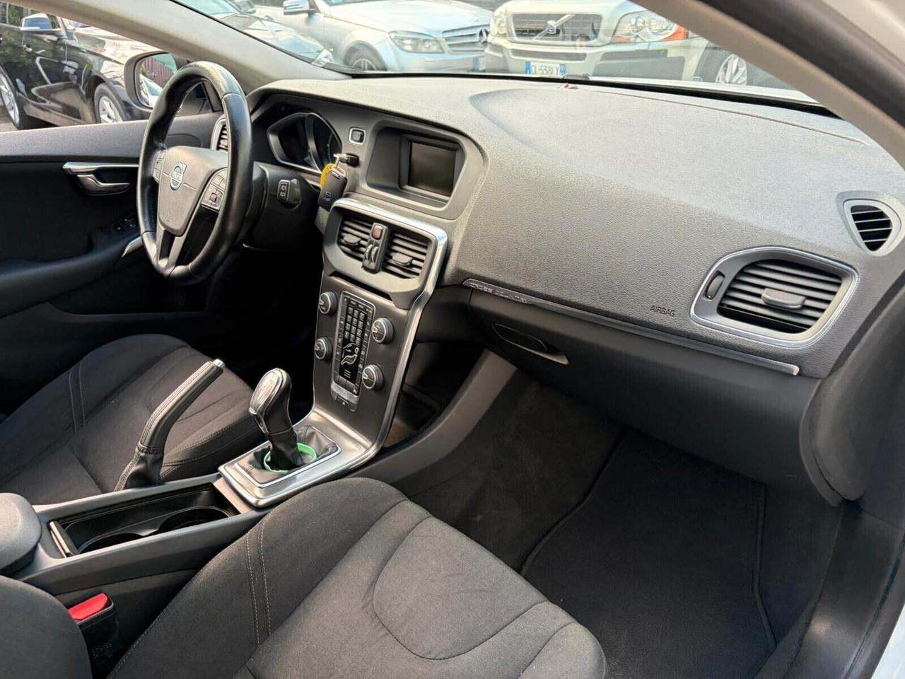 Volvo V40 Cross Country D2 1.6 Summum*EURO5B*NEOPATENTATI
