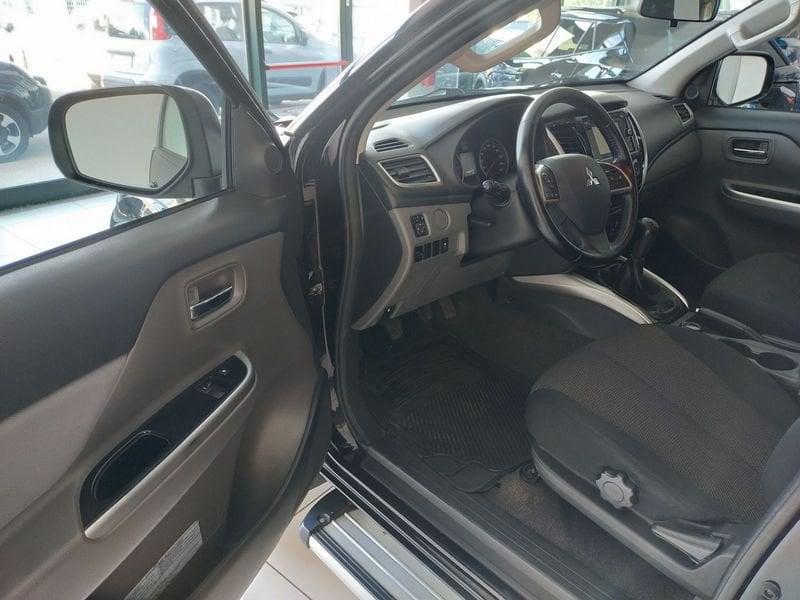 Mitsubishi L200 L200 2.4 DI-D/181CV Club Cab Intense Cabina Estesa