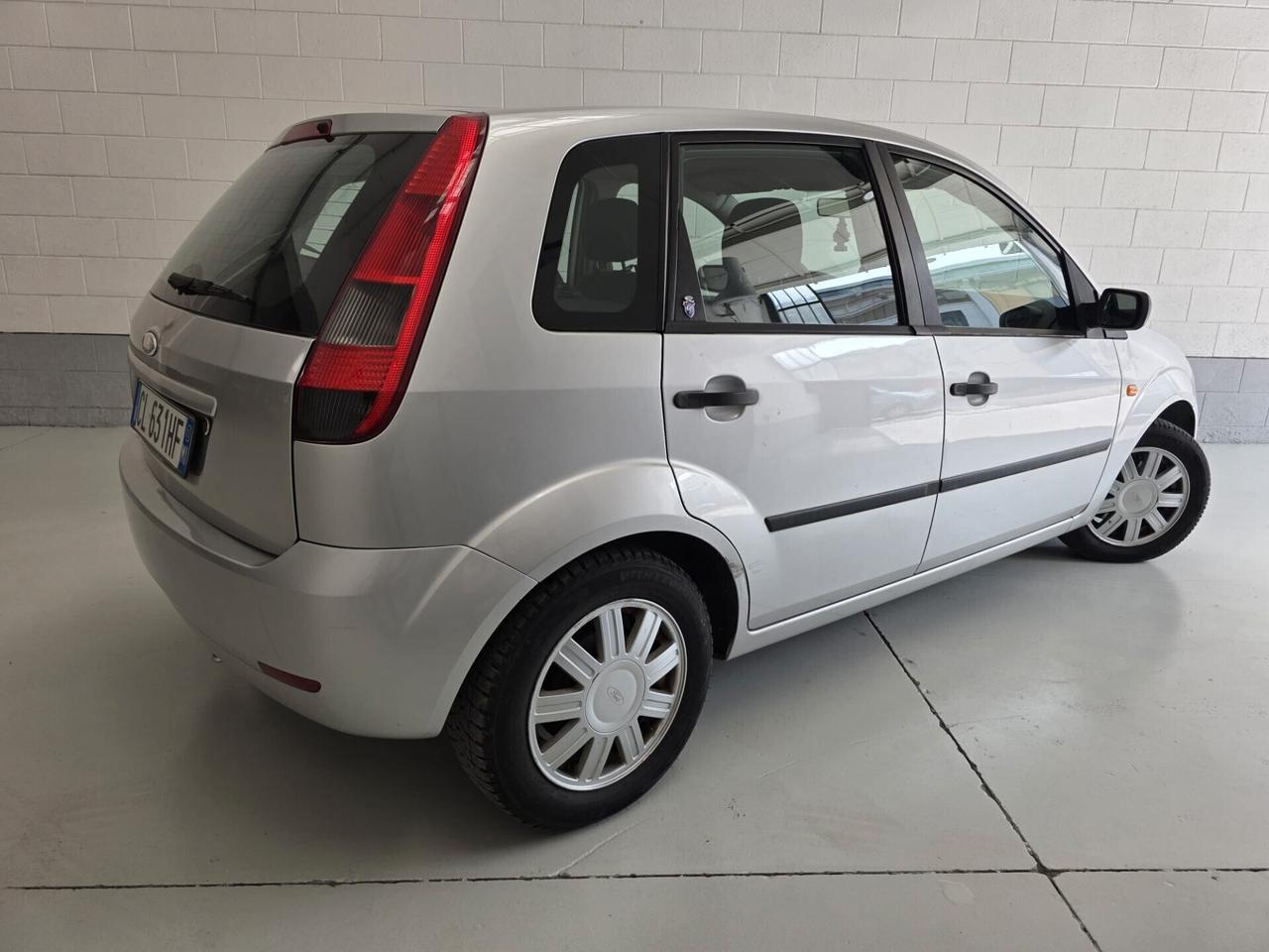 Ford Fiesta 1.2 16V 5p. Ghia