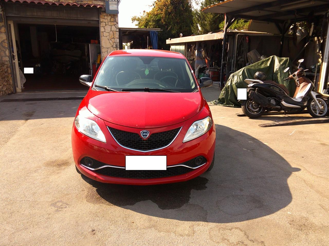 Lancia Ypsilon 1.2 69 CV 5 porte Silver 2017