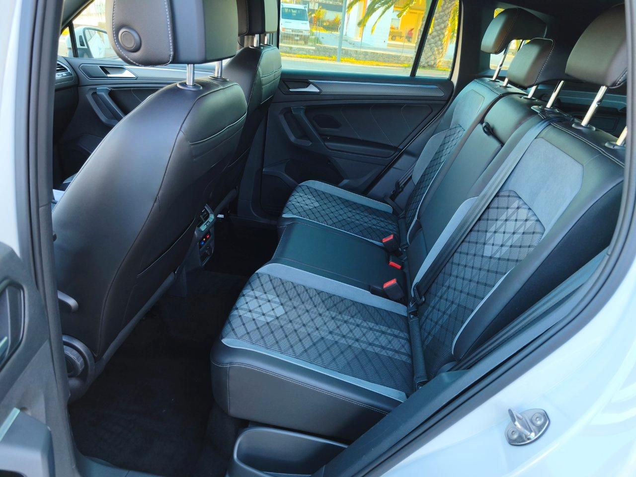 Volkswagen Tiguan 2.0 TDI DSG R-Line Luci Ambient/Retrocamera