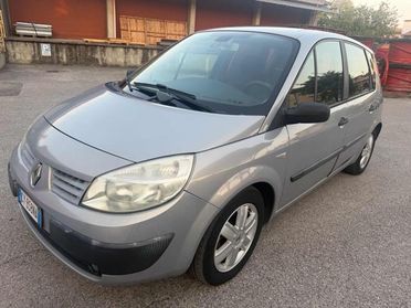 RENAULT Grand Scenic 1.9 dCi/130CV Confort senza nessun lavoro da fare