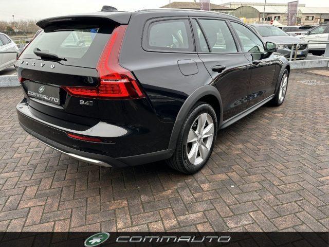 VOLVO V60 Cross Country B4 (d) AWD automatico Core