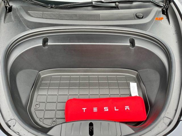 TESLA Model 3 Long Range AWD Performance