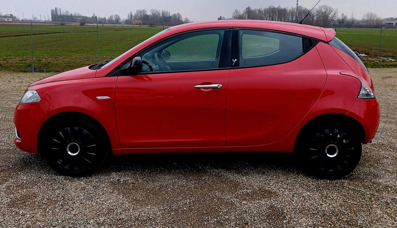 Lancia Ypsilon 1.2 69 CV 5 porte Platinum