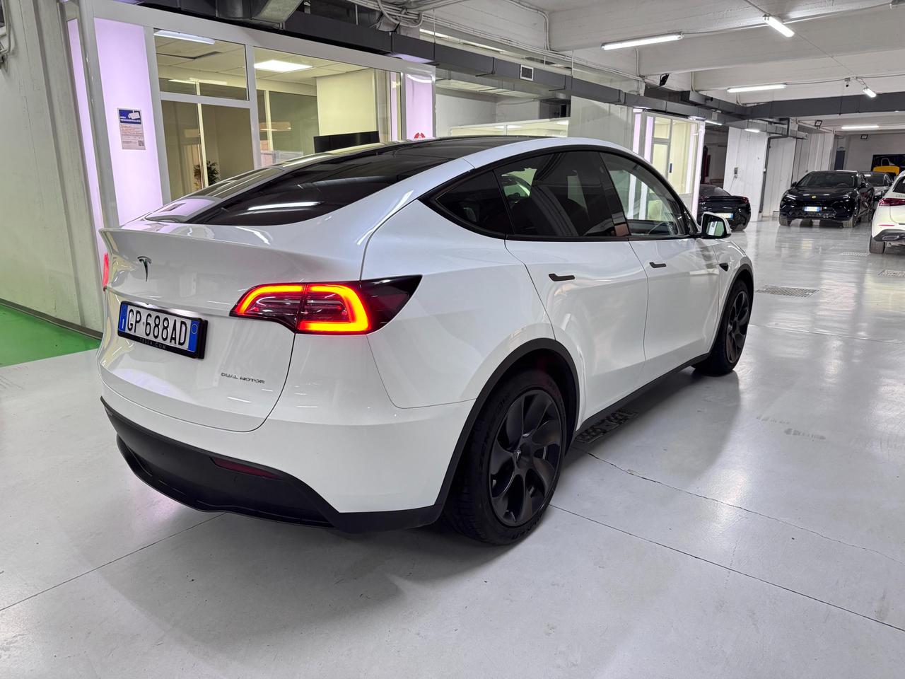 Tesla Model Y Long Range Dual Motor awd