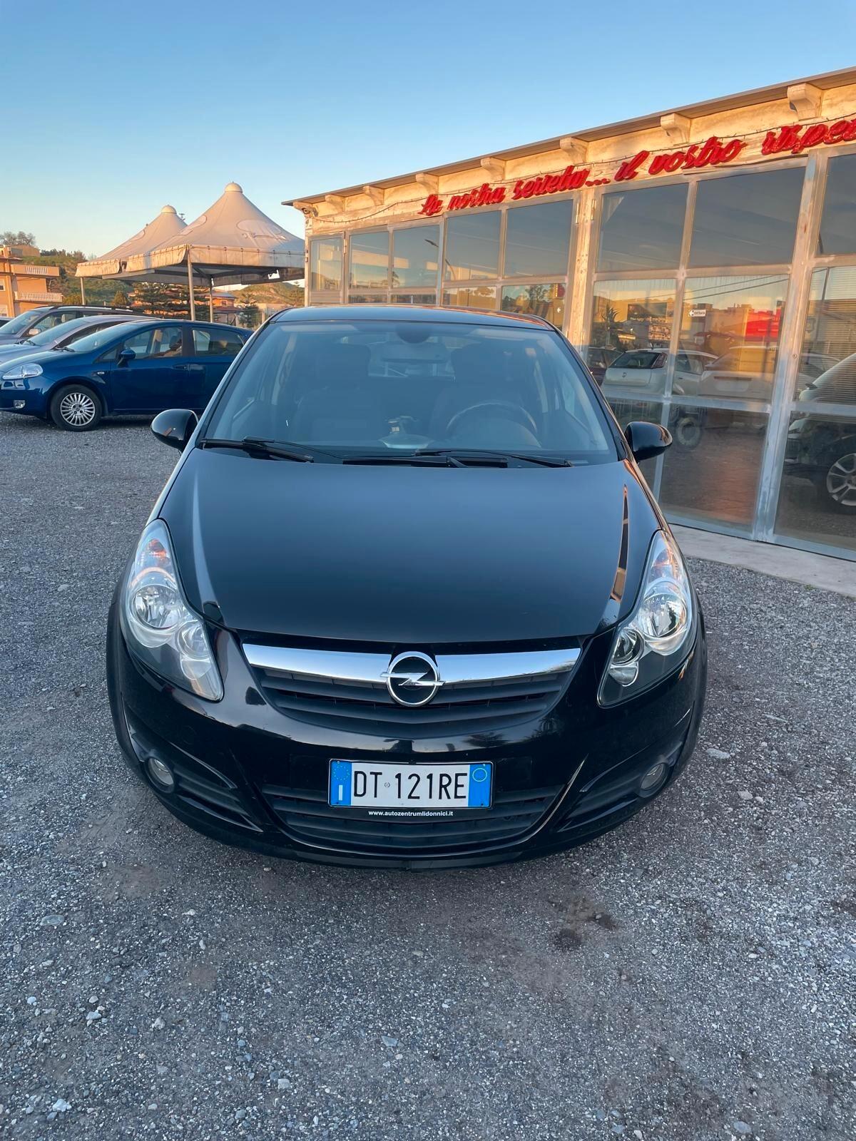 Opel Corsa 1.2 3 porte 80 cv cambio automatico