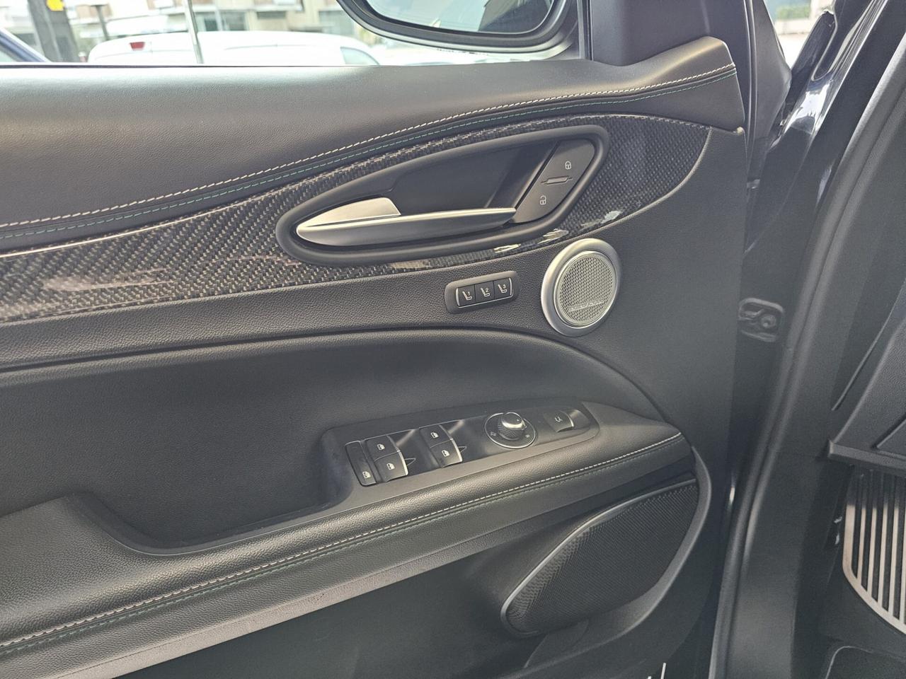 Alfa Romeo Stelvio 2.9 Bi-Turbo V6 510 CV AT8 Quadrifoglio