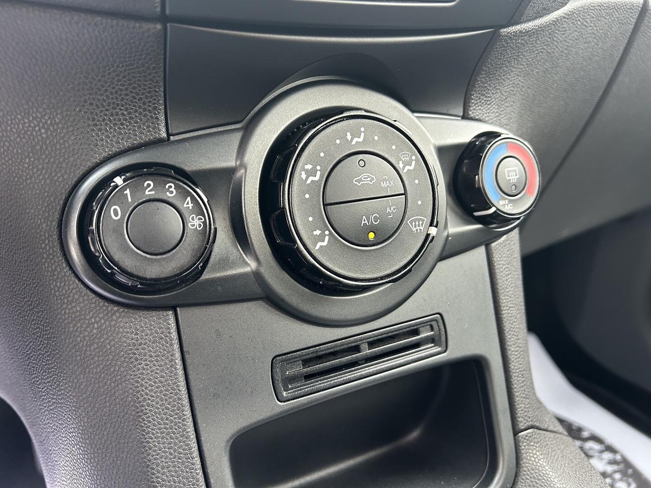 FORD FIESTA 1.2 60CV OK NEOPATENTATI GARANZIA