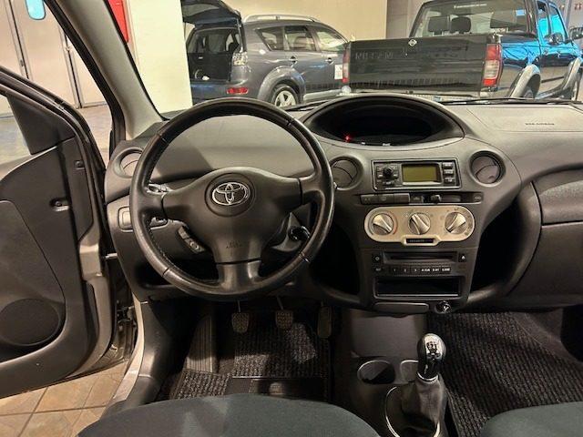 TOYOTA Yaris 1.0i 16V 5 porte "NEOPATENTATI"