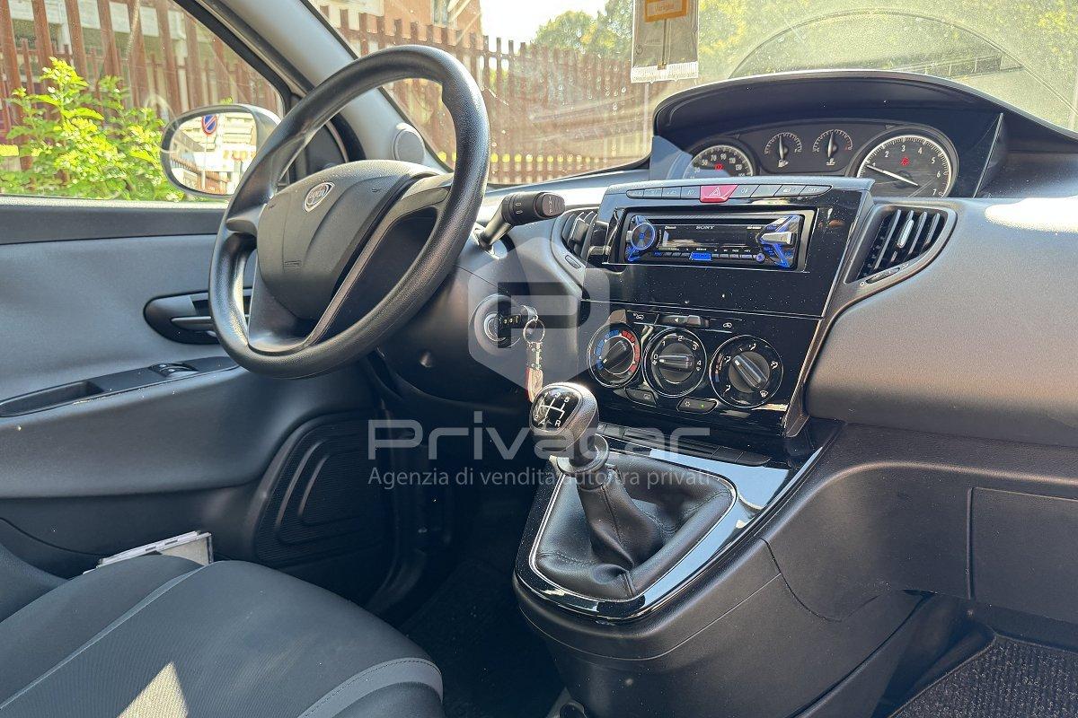 LANCIA Ypsilon 1.2 69 CV 5 porte Gold