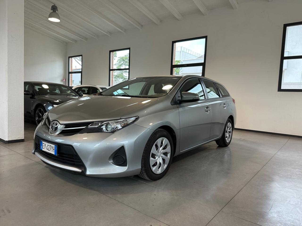 Toyota Auris Touring Sports 1.4 D-4D Active