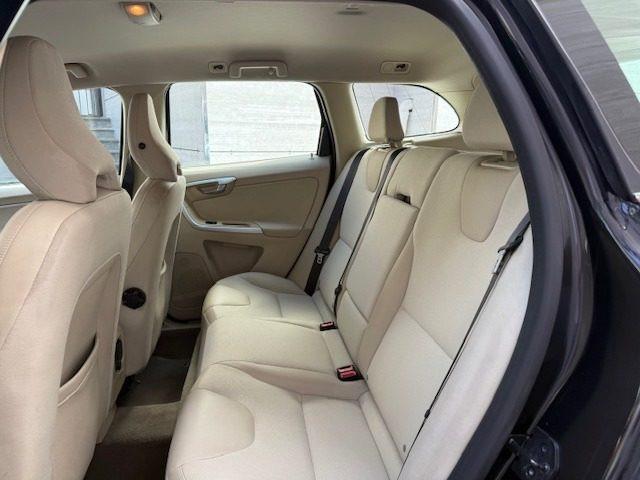 VOLVO XC60 D3 AWD Geartronic Momentum