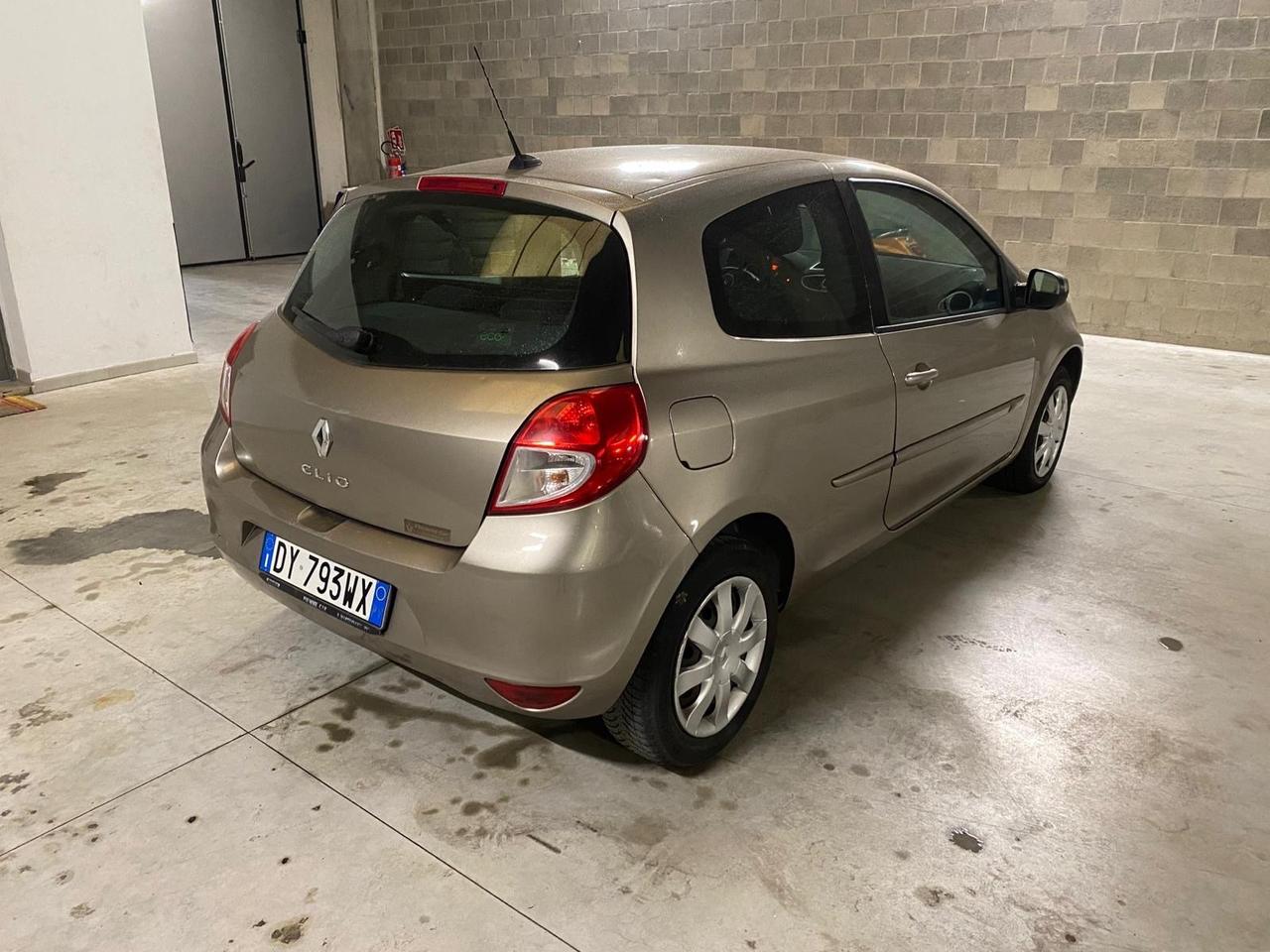 Renault Clio 1.2 16V 3 porte Luxe