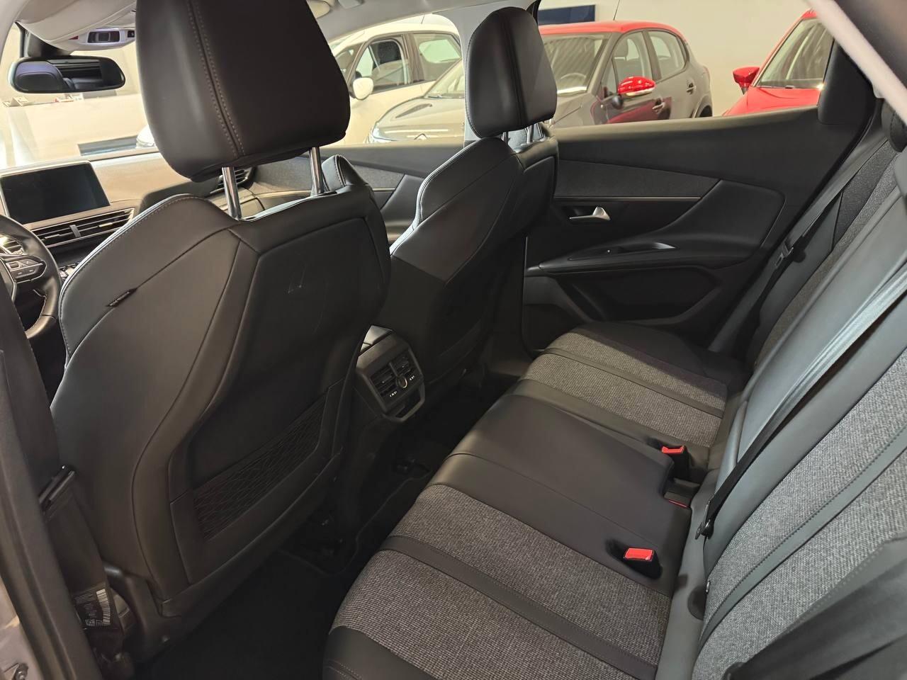 Peugeot 3008 PureTech Turbo 130 S&S EAT8 Allure