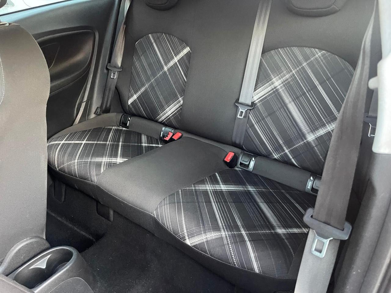 Opel Corsa 1.4 90CV GPL Tech Coupé b-Color