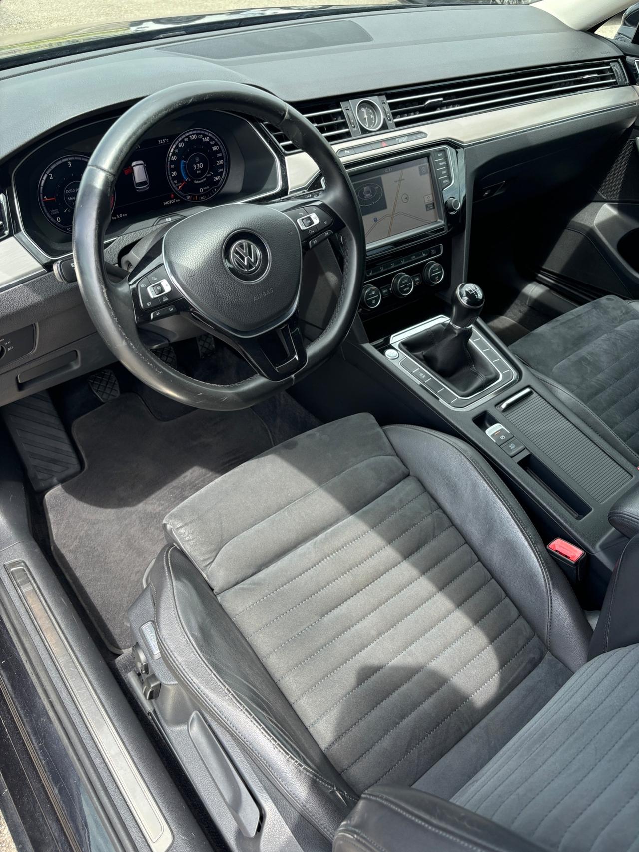Volkswagen Passat Variant 2.0 TDI Highline BlueMotion Technology - 2015