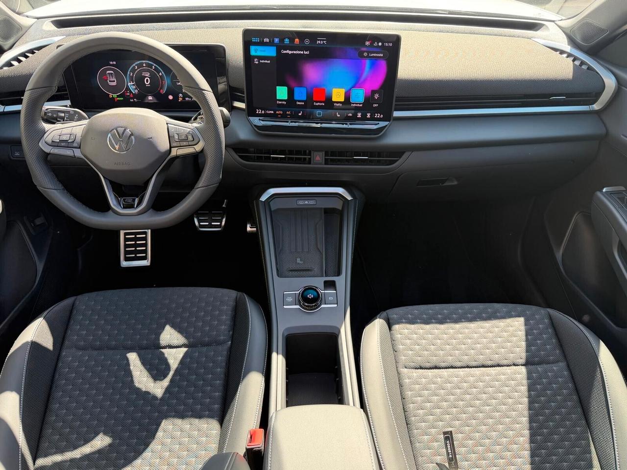 Volkswagen T-Roc 1.5 eTSI ACT 150 CV DSG R-Line