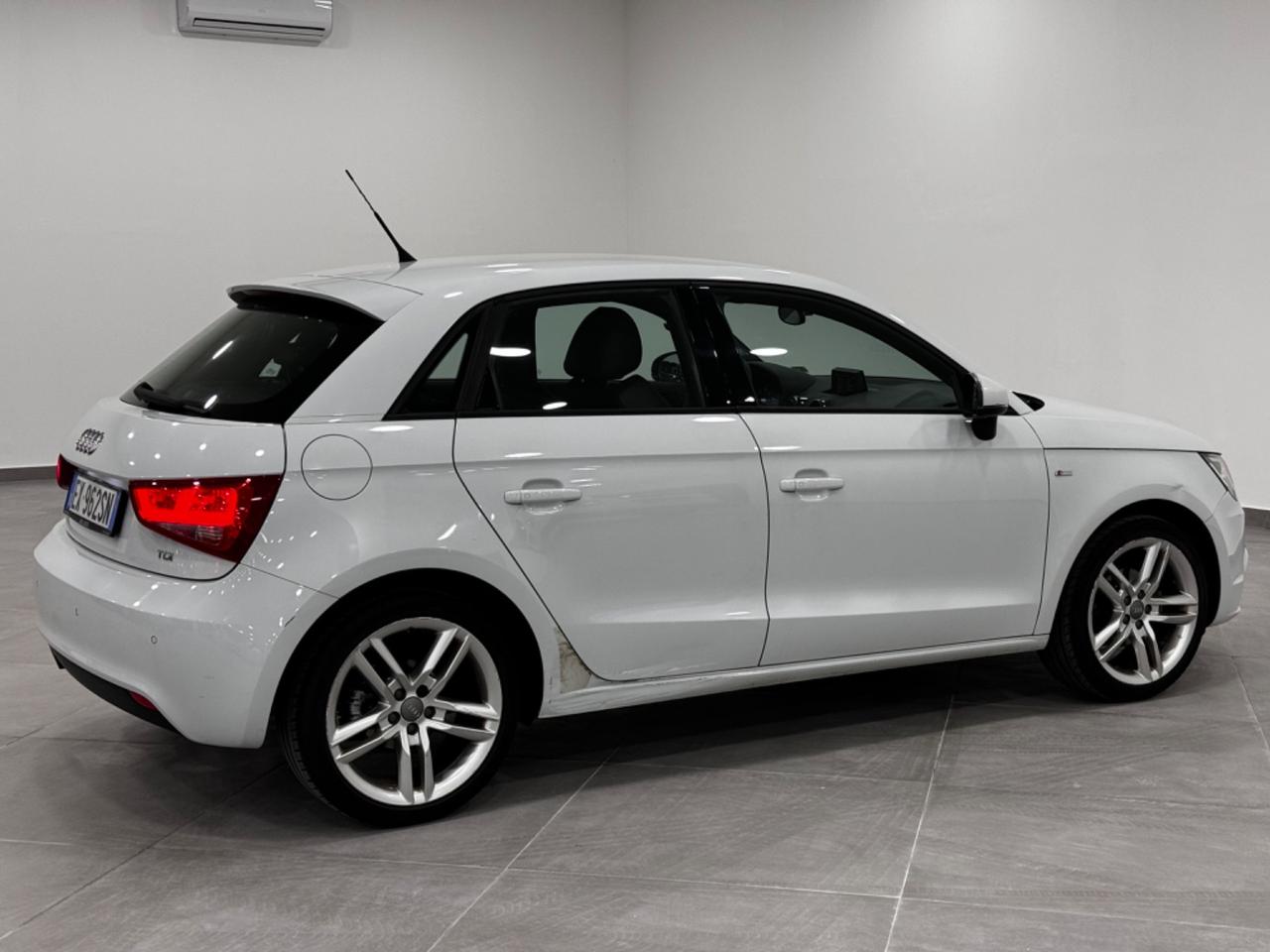 Audi A1 1.6 TDI S line edition plus