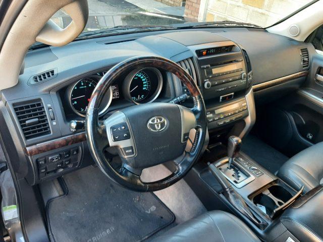 TOYOTA Land Cruiser V8 4.5 D4-D 5 posti N°DW953