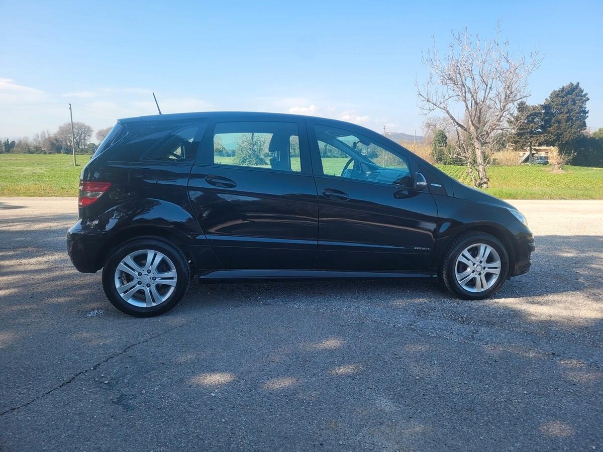 Mercedes-benz B 180 NGT BlueEFFICIENCY Executive