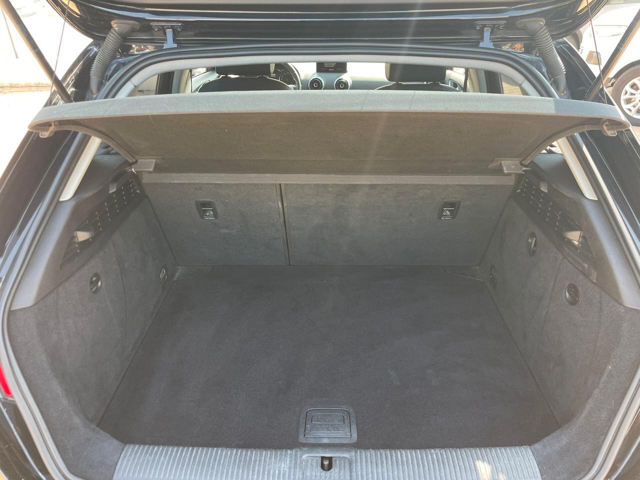 Audi A3 SPB 1.6 TDI clean diesel Attraction