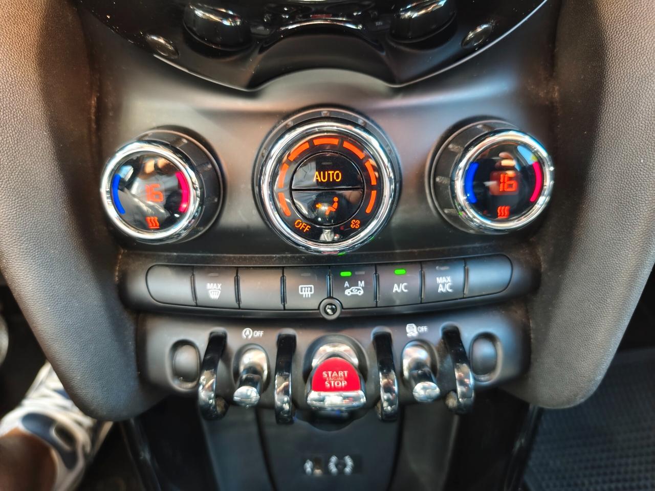 Mini 1.5 Cooper D Business 5 porte