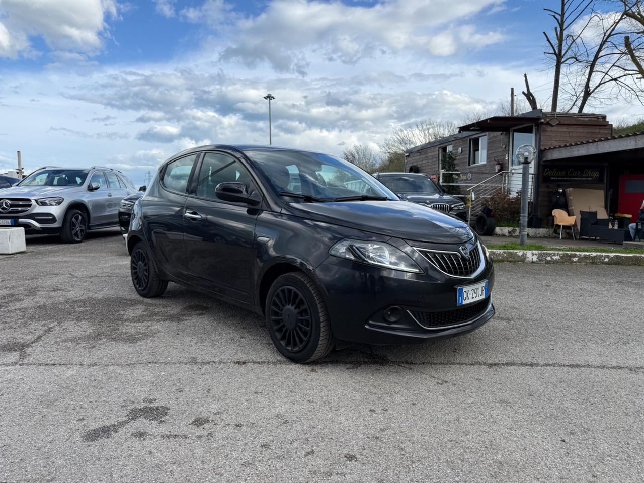 Lancia Ypsilon 1.0 FireFly 5 porte S&S Hybrid Ecochic Silver