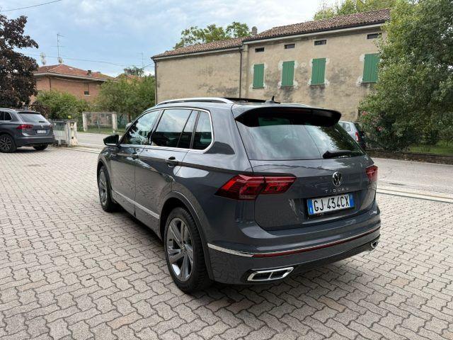 VOLKSWAGEN Tiguan 2.0 TDI 150 CV SCR DSG R-Line PANORAMA
