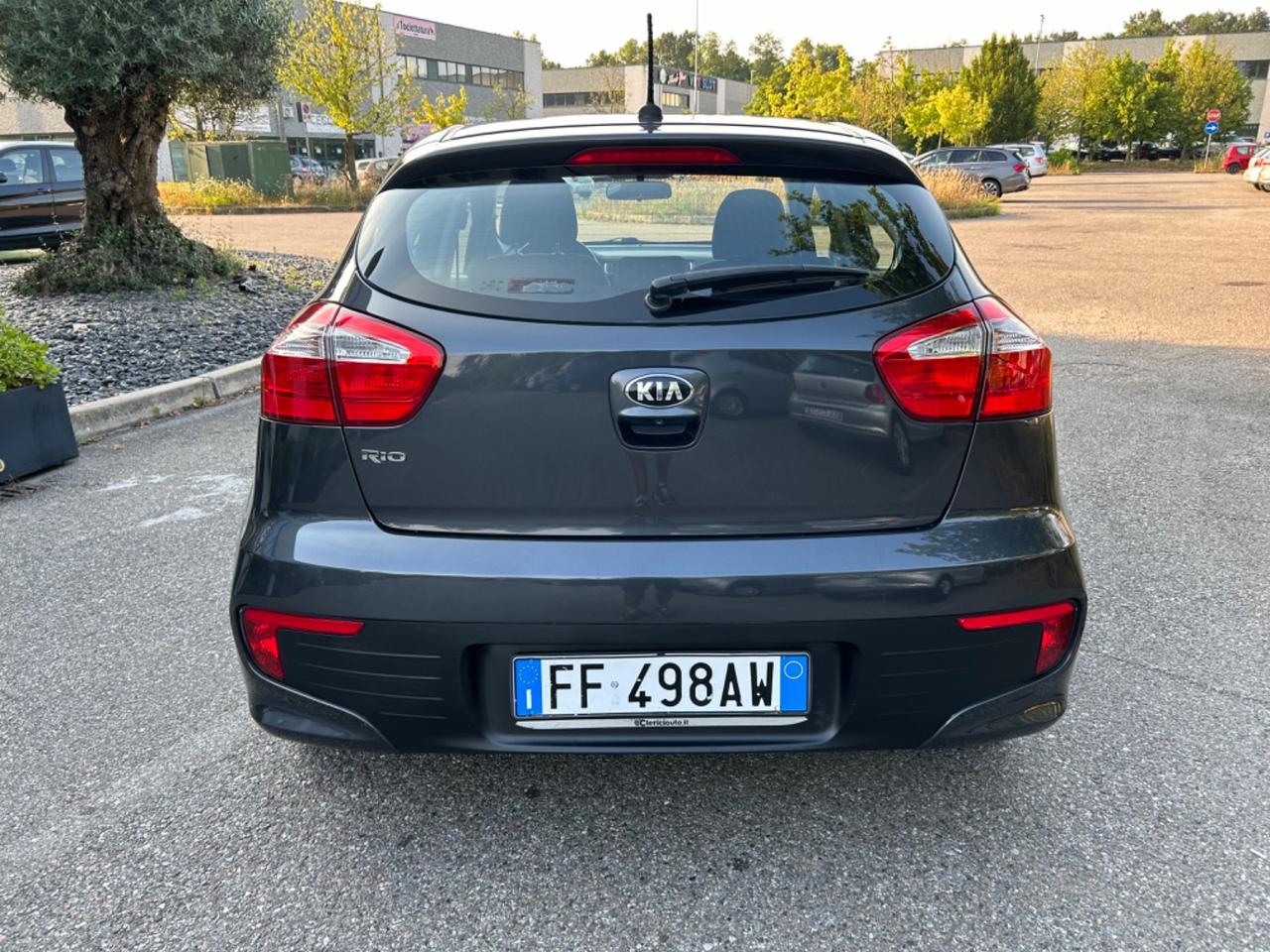 Kia Rio 1.2 CVVT 5p. Cool * 37000 Km * Neo patentati *