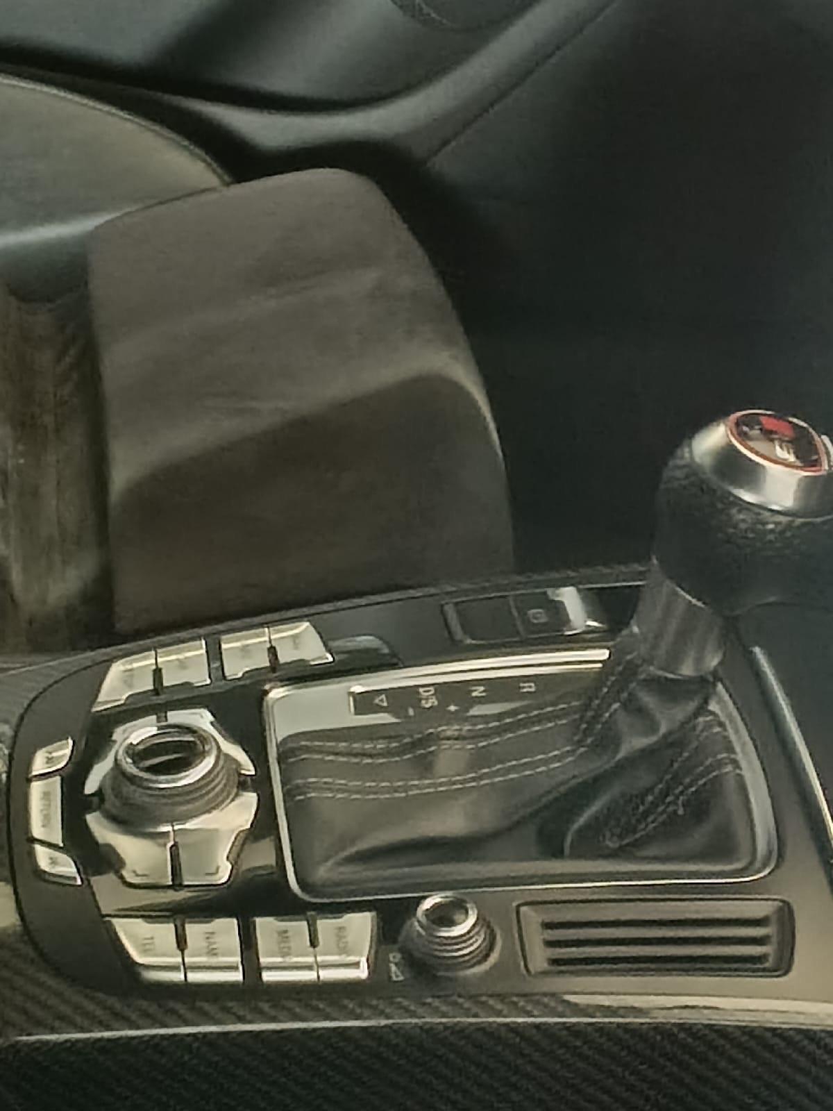 Audi A4 RS 4 Avant 4.2 V8 FSI quattro S tronic