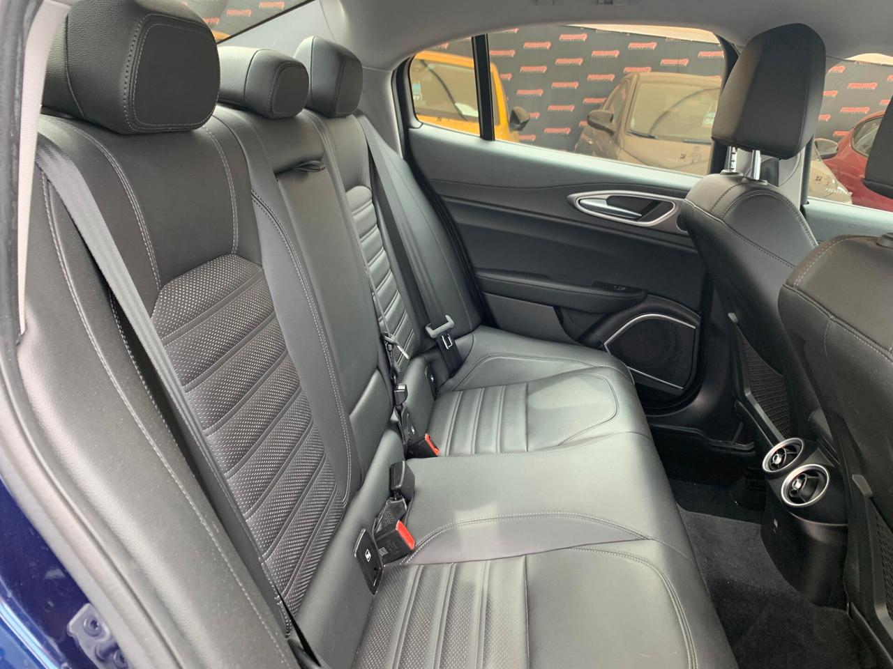 Alfa Romeo Giulia 2.0 Turbo 280 CV AT8 AWD Q4 Veloce