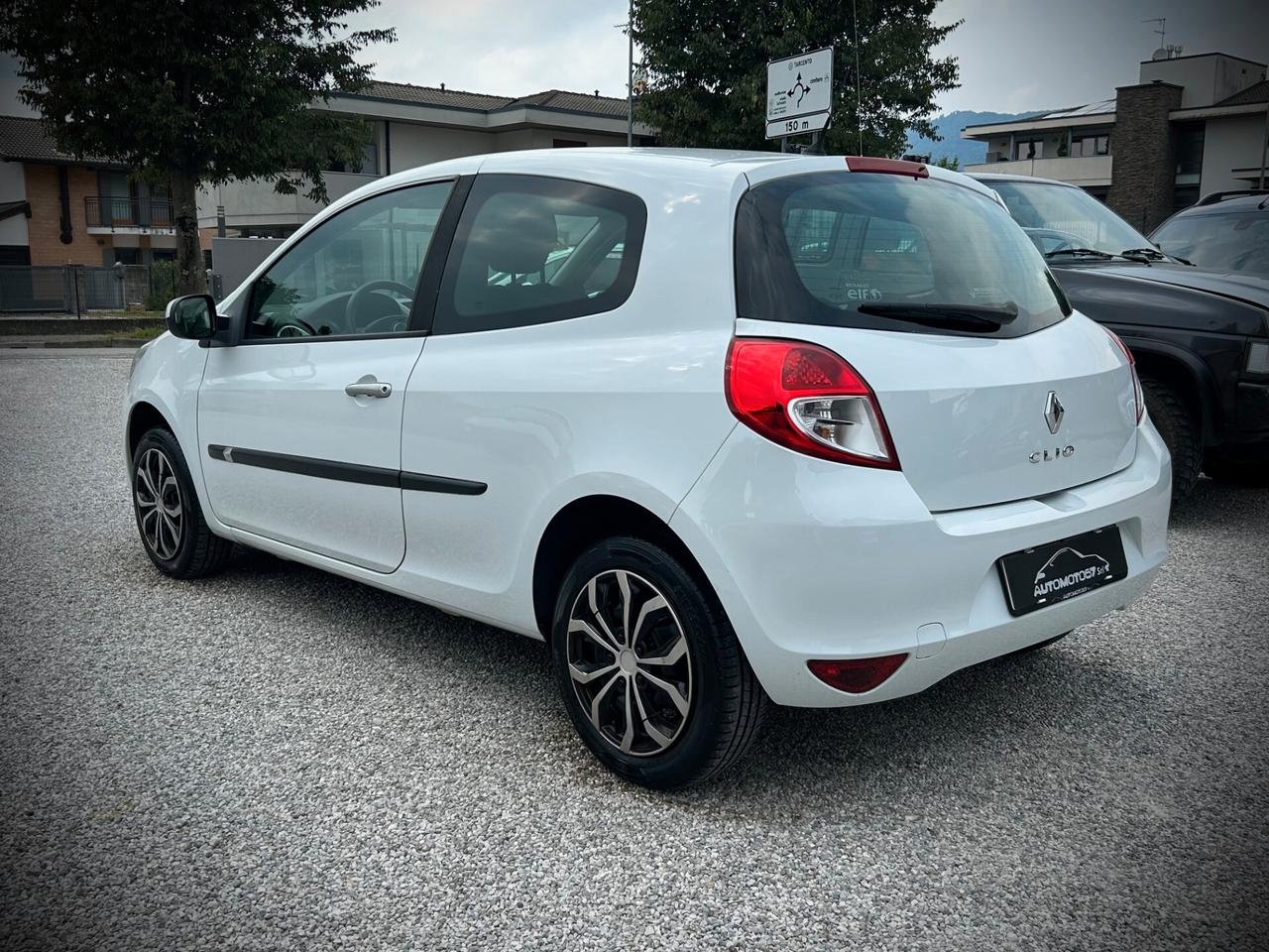 Renault Clio 1.2 16V - UNIPROPRIETARIO-NEOPATENTATI