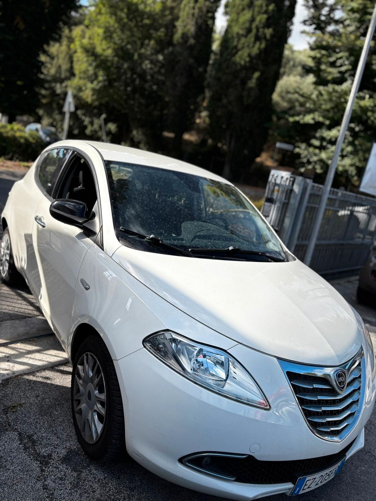 Lancia Ypsilon 1.2 69 CV 5 porte Gold