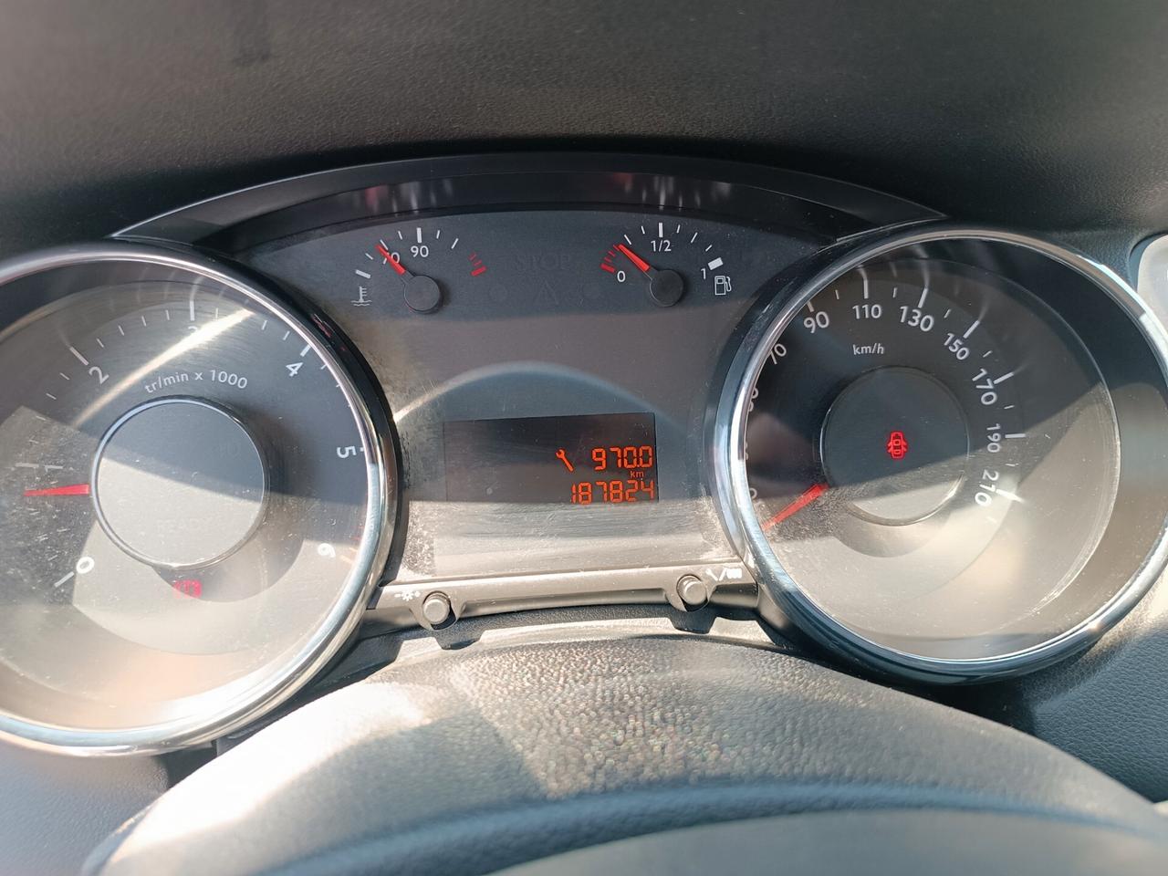 Peugeot 5008 1.6 HDi 115CV Active"accetto permuta"