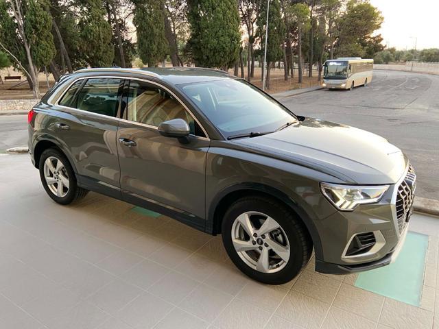 AUDI Q3 35 2.0 TDI S tronic Business Advanced COCKPIT