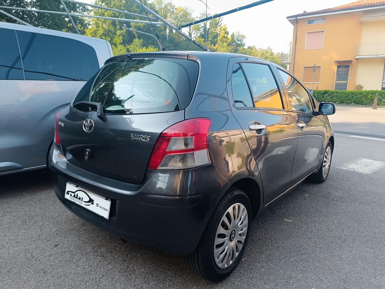 Toyota Yaris 1.3 AUTOMATICA M-MT Sol 2 TRENI GOMME