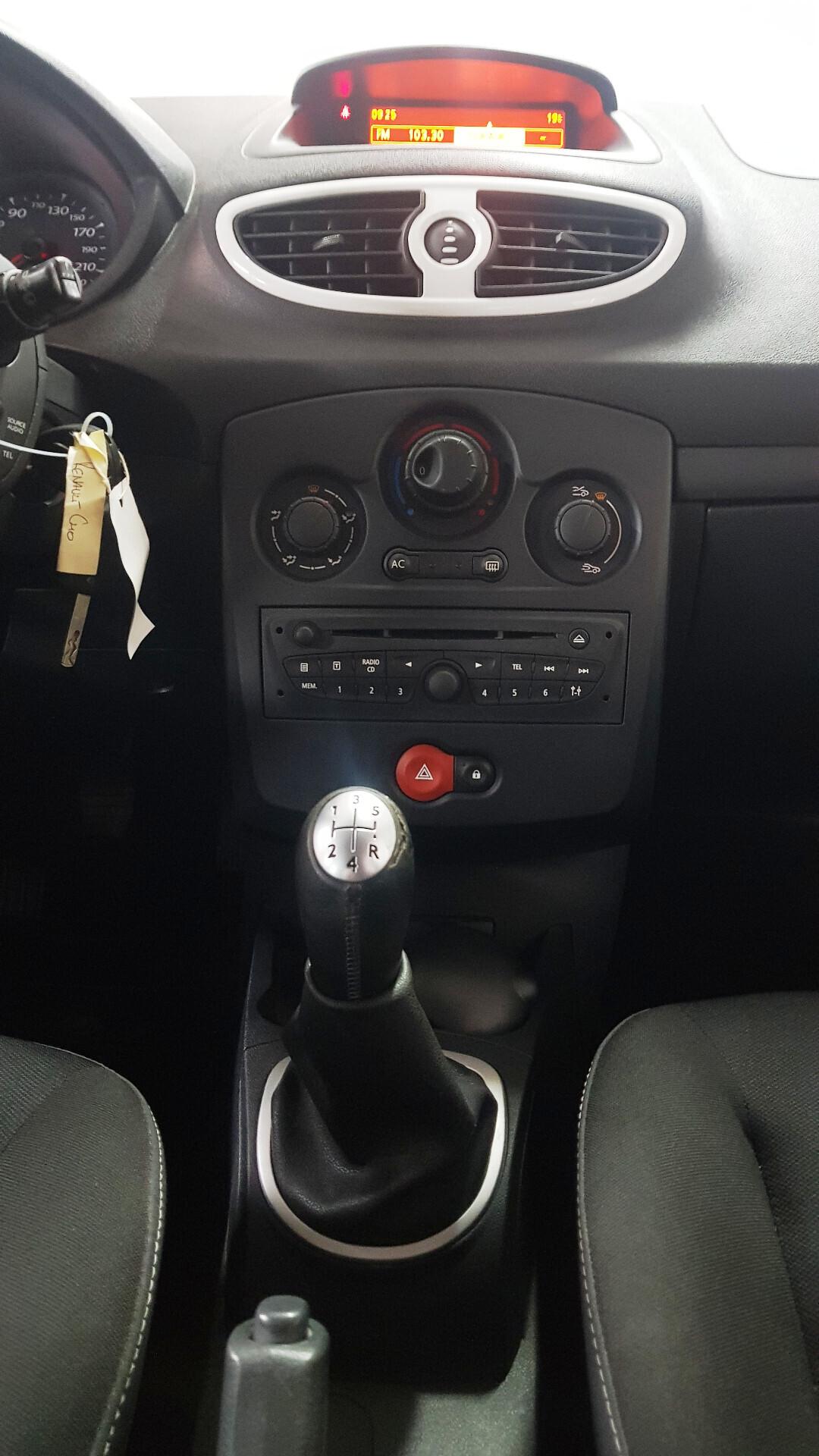 RENAULT CLIO 1.2 16V 5P SOLO 70.000 KM.03/2011