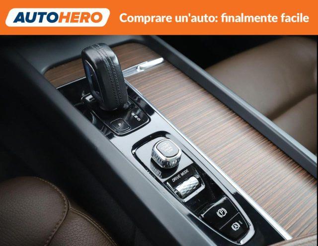 VOLVO XC60 B4 (d) AWD Geartronic Momentum