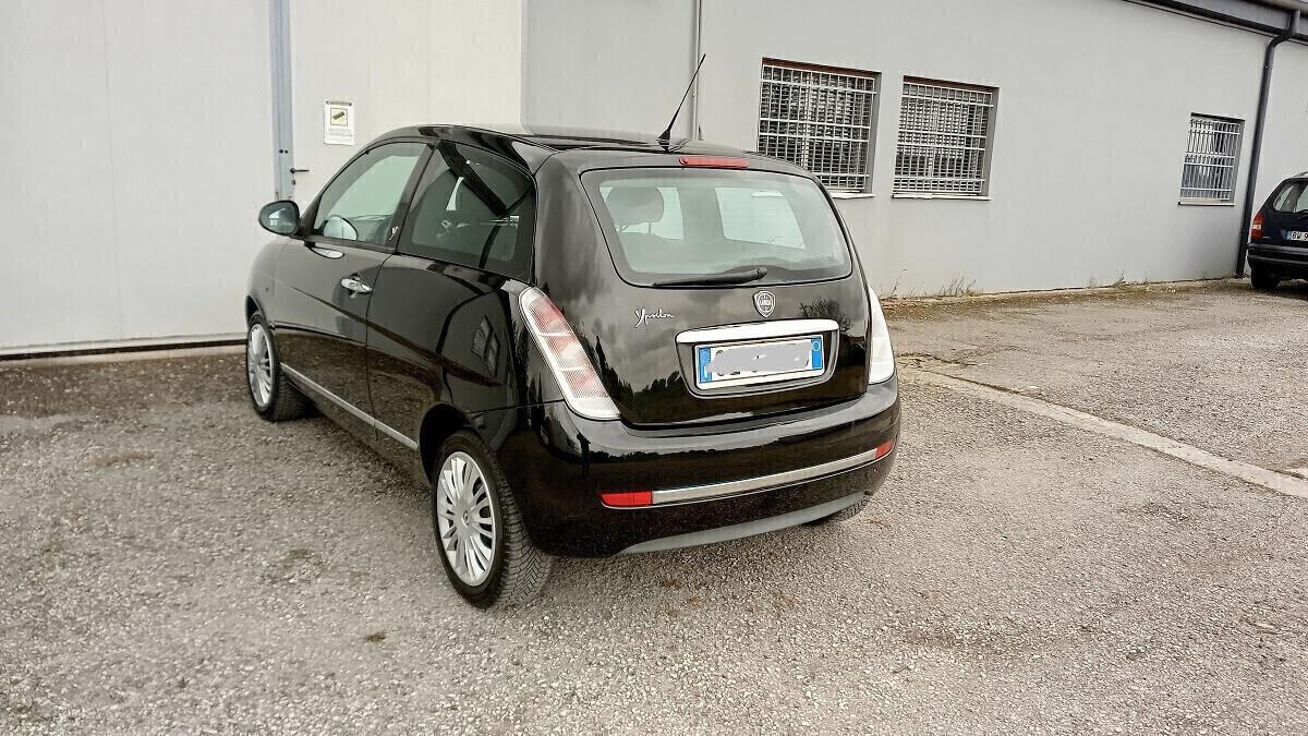 Lancia Ypsilon 1.2 - imp. GPL -