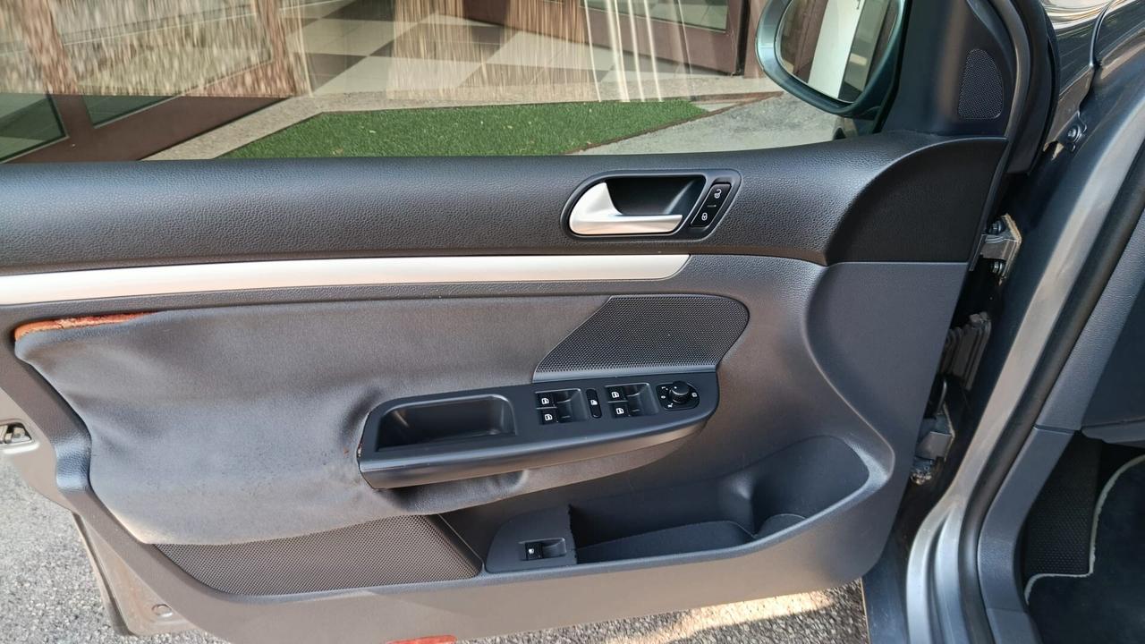 Volkswagen Golf 1.6 5p. Comfortline